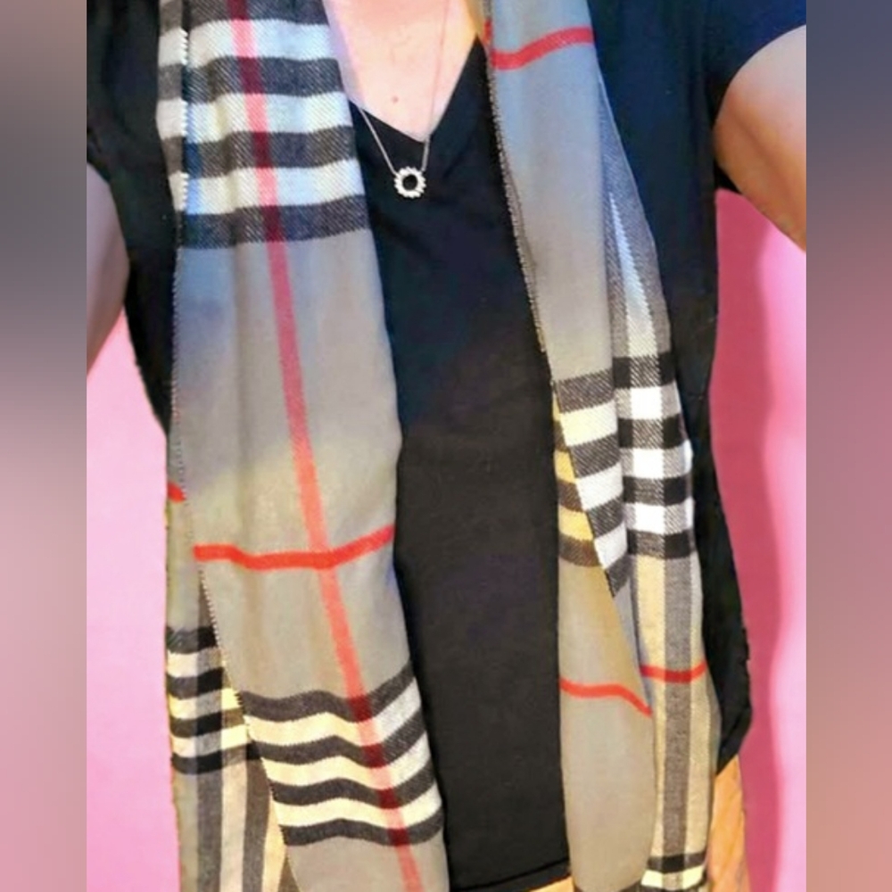 Stylish Plaid Scarf